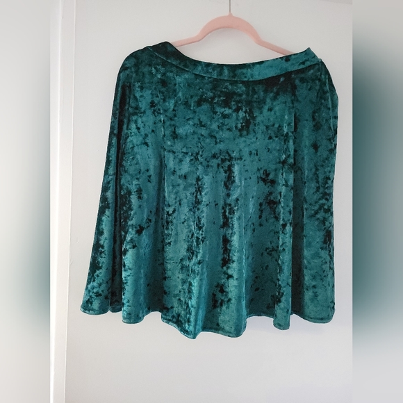 Plus Size Velvet Skirt! - Picture 2 of 2